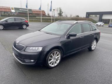 Voir le détail de l'offre de cette SKODA Octavia Combi 1.8 TSI 180ch Green Tec STYLE 4X4 DSG6 de 2014 en vente à partir de 17 700 € 