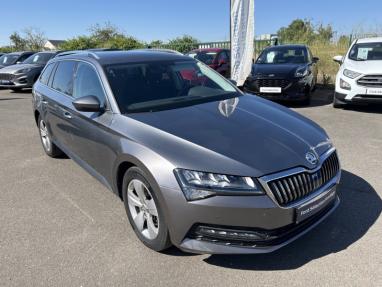 Voir le détail de l'offre de cette SKODA Superb Combi 2.0 TDI 150ch SCR Business DSG7 de 2022 en vente à partir de 355.7 €  / mois