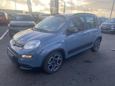 Voir le détail de l'offre de cette FIAT Panda 1.0 70ch BSG S&S City Life de 2021 en vente à partir de 9 899 € 